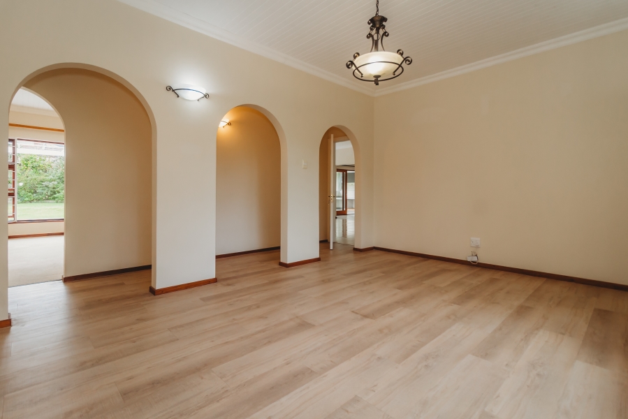 4 Bedroom Property for Sale in Heatherlands Western Cape